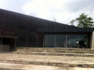 美術館のテラス：真下慶治記念美術館で東京フィル弦楽五重奏団のコンサートを観る