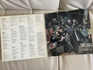 ジョー・ジャクソン（Joe Jackson）『ナイト・アンド・デイ』（Night and Day）：ジャケットの見開き