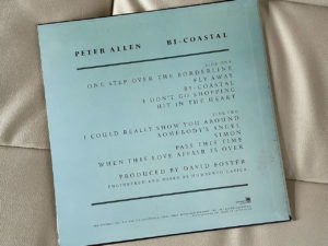 ピーター・アレン（Peter Allen）『バイ・コースタル』（Bi-Coastal）：ジャケットの裏面