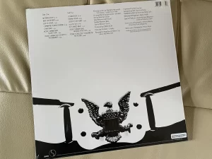 ラモーンズ(The Ramones)『ラモーンズの激情』(Ramones):ジャケットの裏面