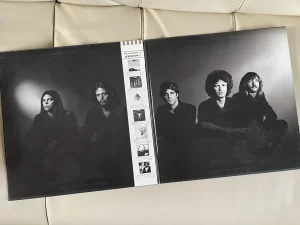 イーグルス(Eagles)『ロング・ラン』(The Long Run):ジャケットの見開き