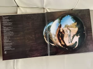 ニール・ヤング(Neil Young)『ハーヴェスト』(Harvest):ジャケットの見開き