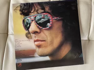 ジョージ・ハリスン（George Harrison）『33 1/3（サーティ・スリー・アンド・ワン・サード）』（Thirty Three & 1/3）：ジャケットの裏面