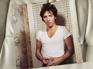 ブルース・スプリングスティーン（Bruce Springsteen）『闇に吠える街』（Darkness on the Edge of Town）：ジャケットの裏面