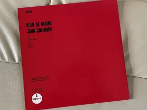 ジョン・コルトレーン（John Coltrane）『クル・セ・ママ』（Kulu Se Mama）：ジャケットの裏面