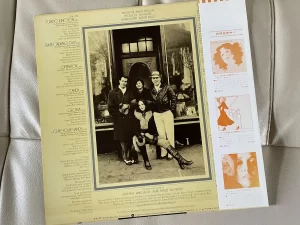 マンハッタン・トランスファー(The Manhattan Transfer)『マンハッタン・トランスファー・デビュー!』(The Manhattan Transfer):ジャケットの裏面